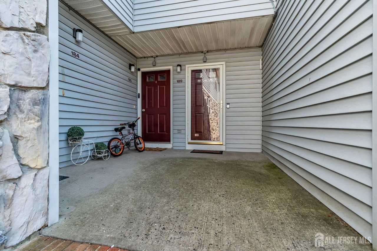 189 Bexley Ln - Photo 4 of 34