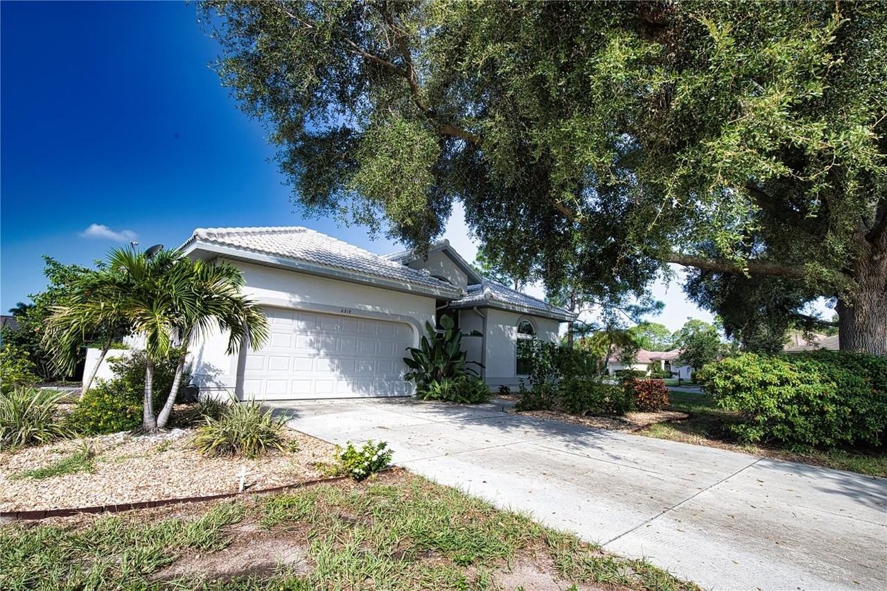 2319 Falcon Trace Ln - Photo 3 of 50