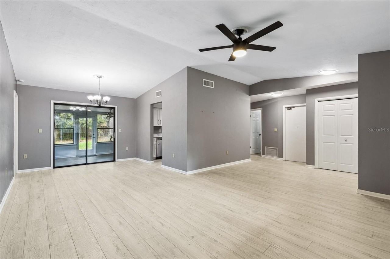 1716 Sw 77th Ter - Photo 5 of 18