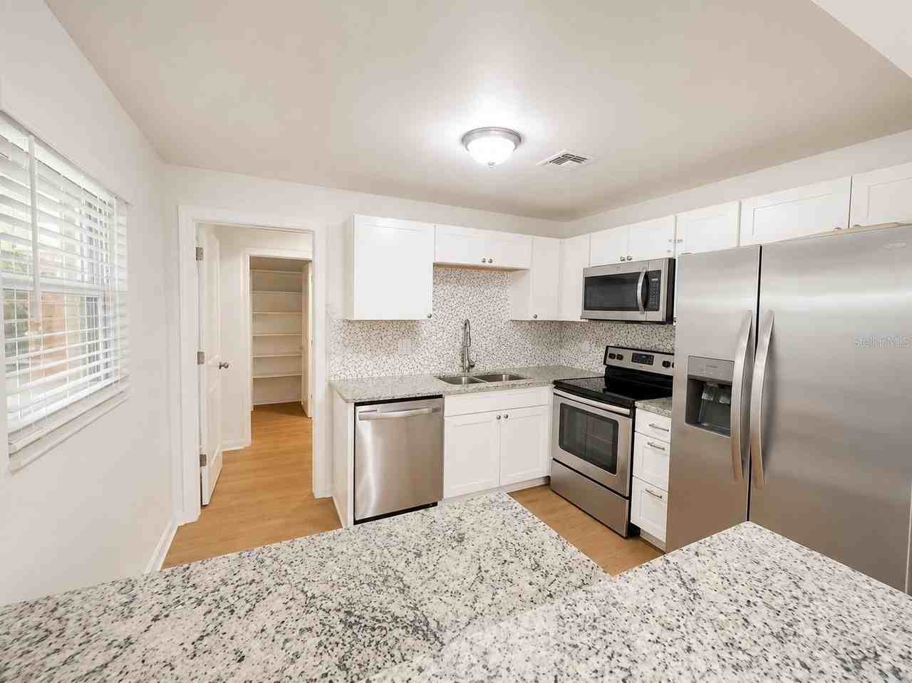 44 S Cortez Ave - Photo 4 of 17