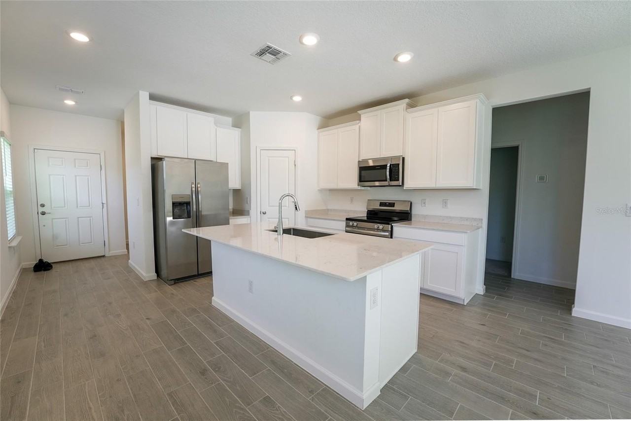 4507 Nw 14th Loop - Photo 4 of 22
