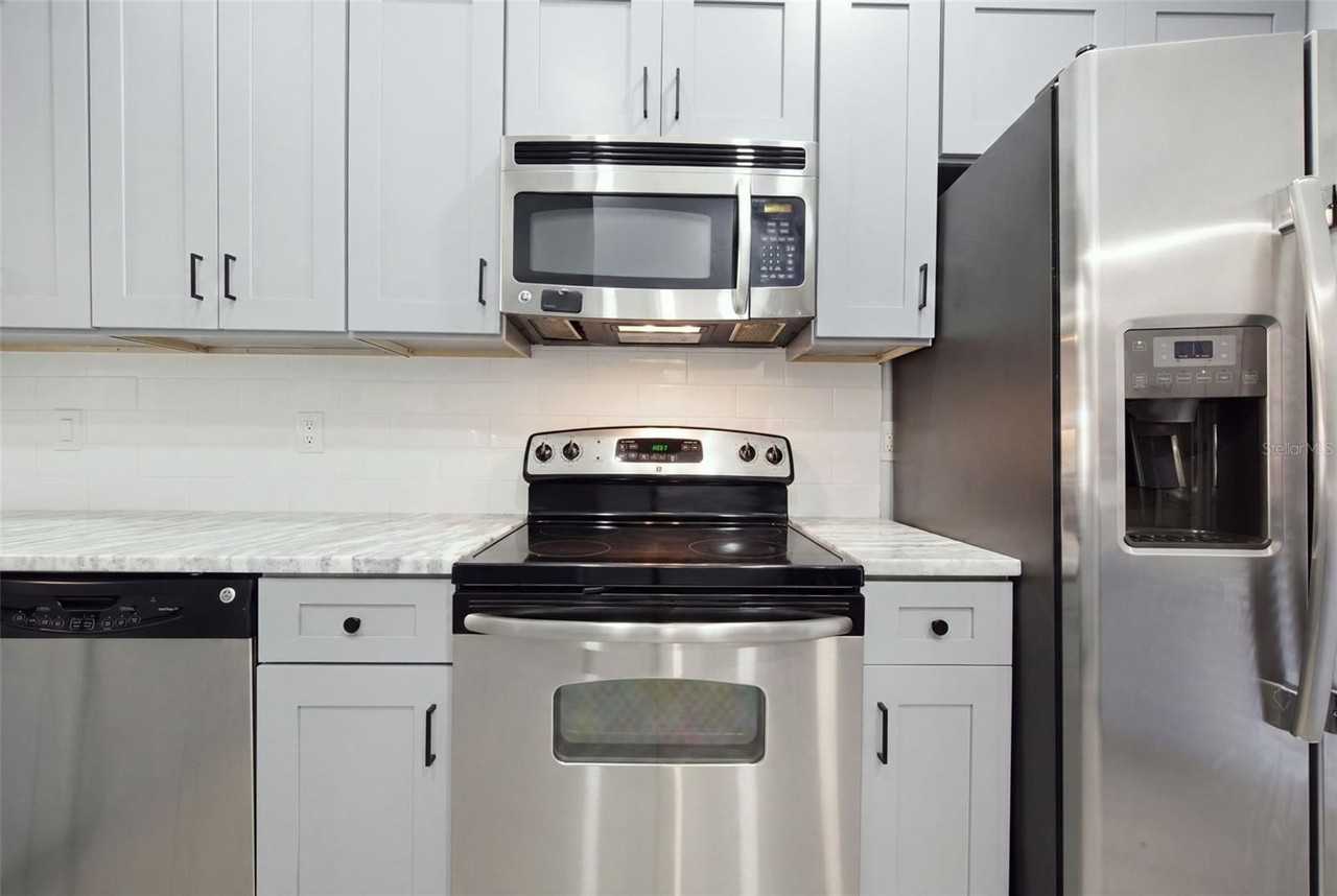 3401 Cypress Head Ct - Photo 4 of 50