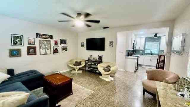 805 W Virginia Ave - Photo 7 of 22