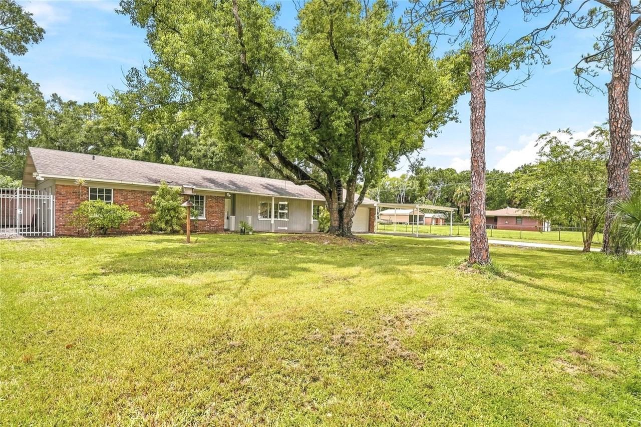 8808 W Broad St - Photo 2 of 33