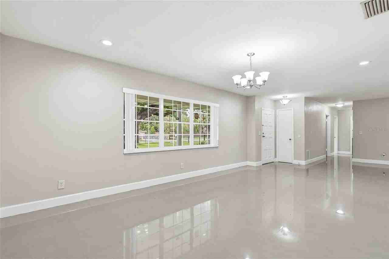 8808 W Broad St - Photo 4 of 33