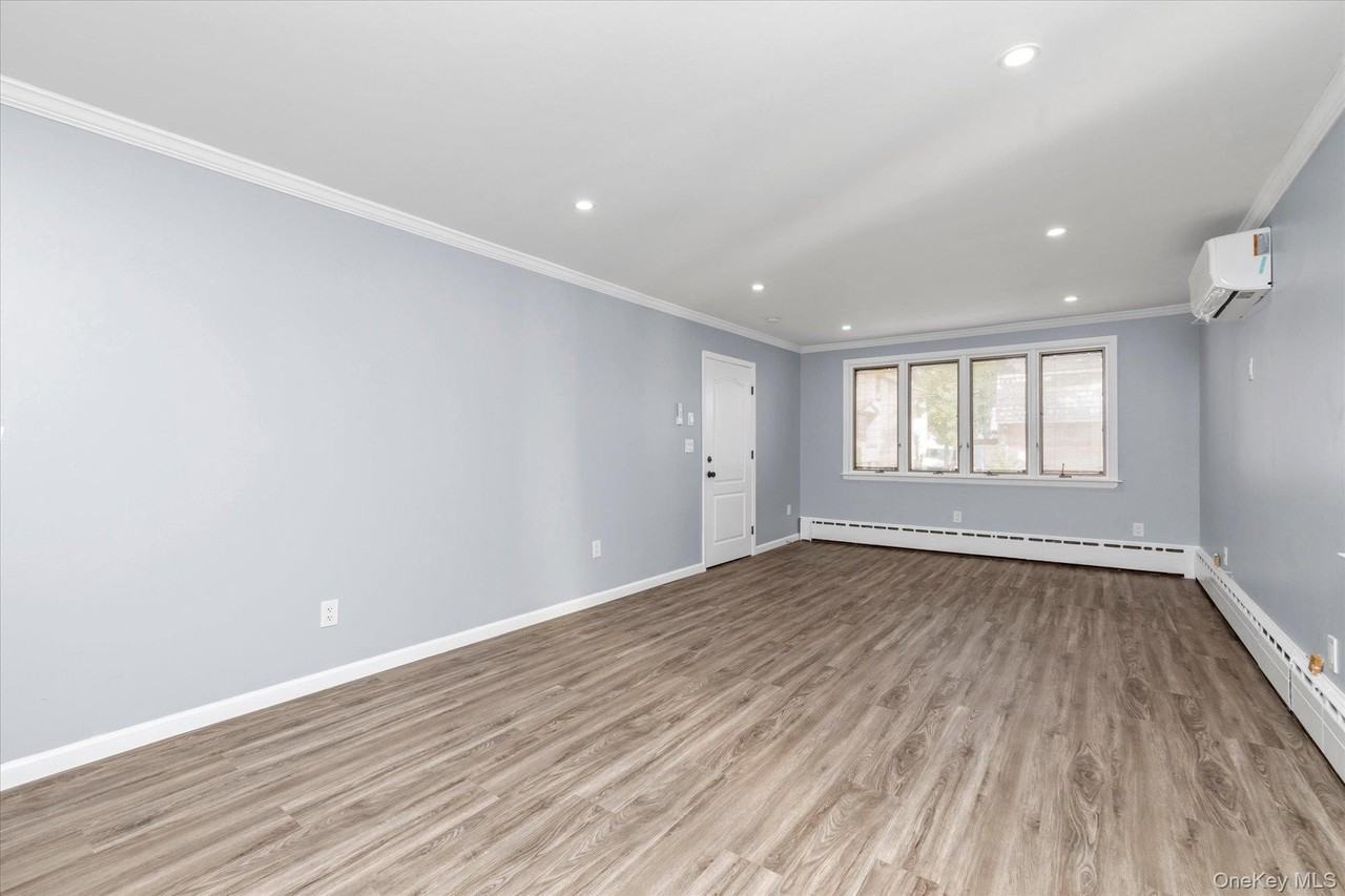 6 Franklin Ave - Photo 3 of 21