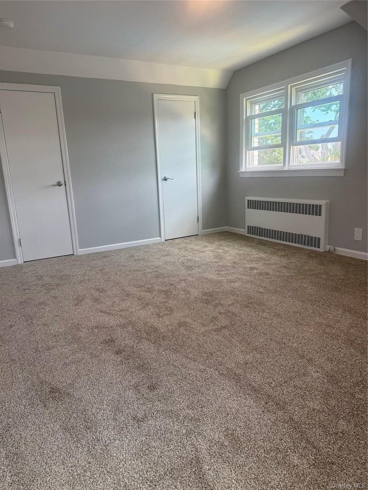 189 Nassau Blvd #2 - Photo 4 of 8