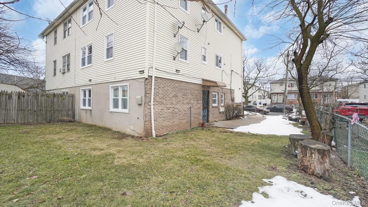 14606 228th St #2 - Photo 4 of 18