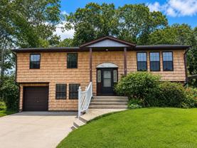 676 Bohemia Pkwy - Photo 1 of 1