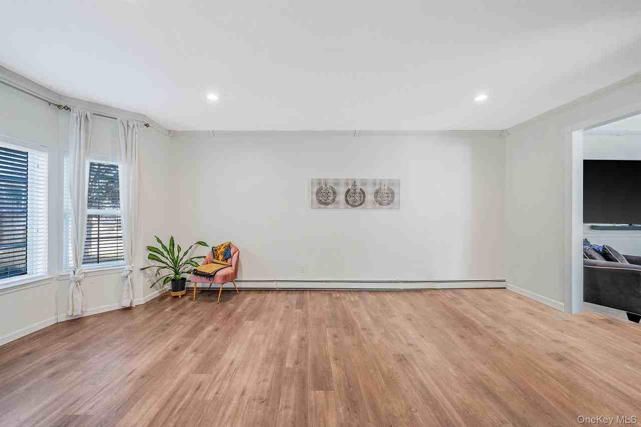 3 Embassy Rd - Photo 4 of 45