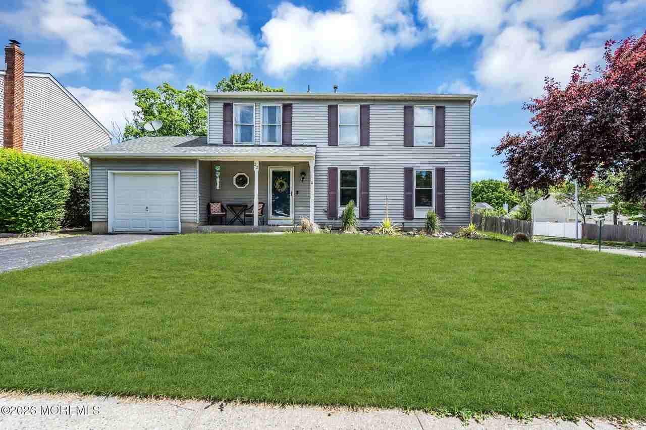 22 Compass Ln