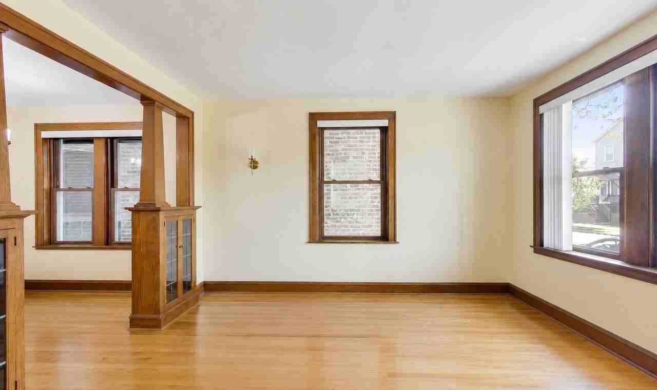 3427 S Emerald Ave #1 - Photo 3 of 17