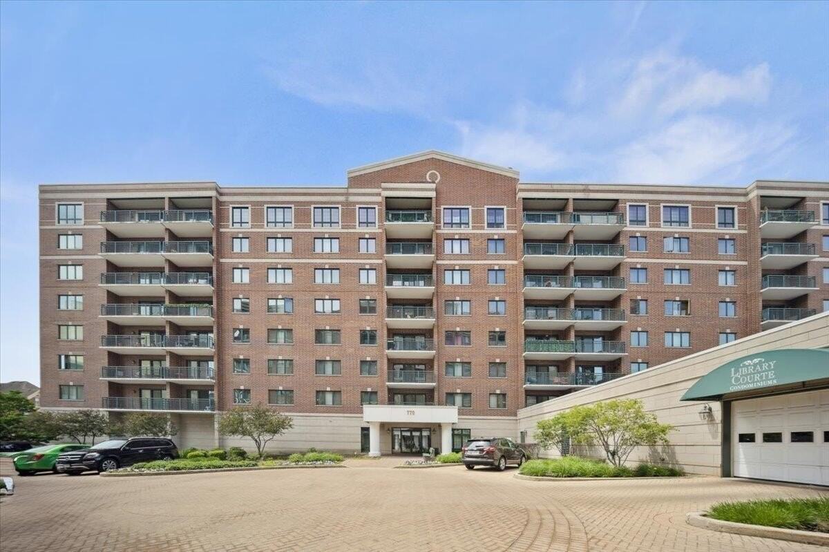 770 Pearson St #802