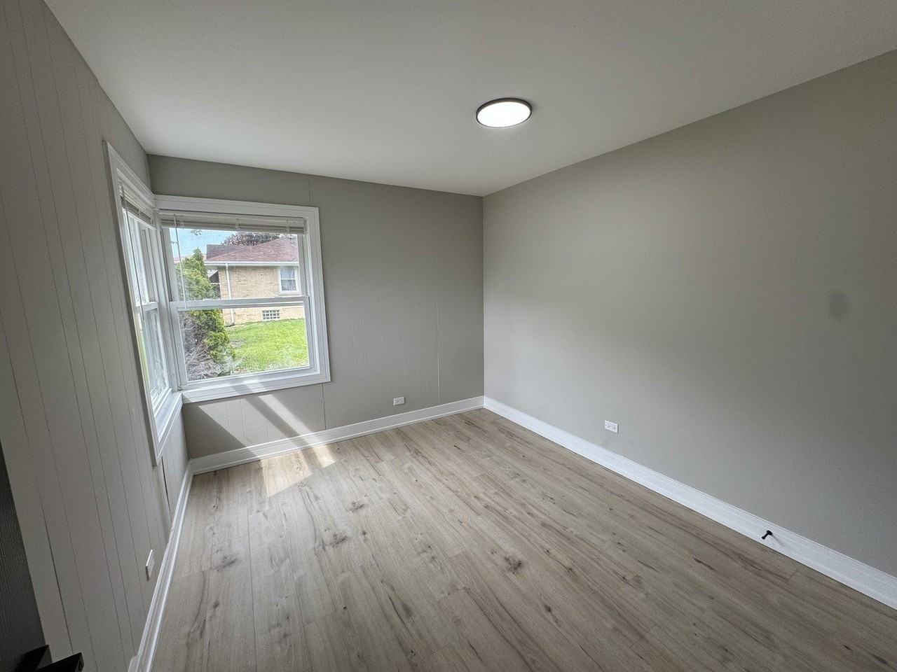 16439 Cottage Grove Ave - Photo 7 of 31