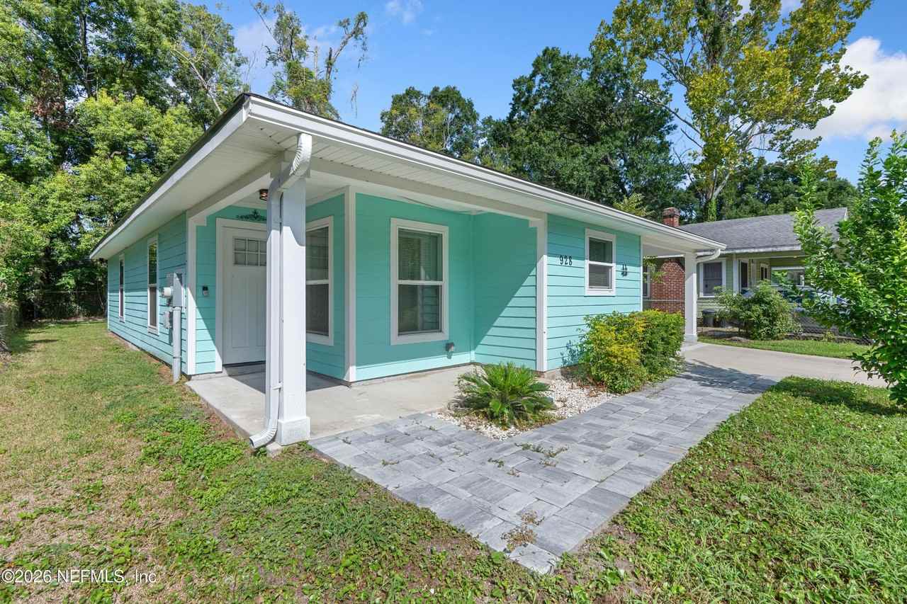 928 Allison St - Photo 2 of 28