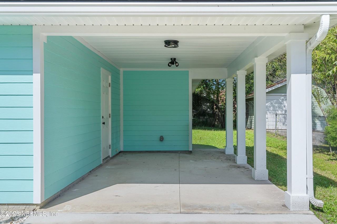 928 Allison St - Photo 5 of 28