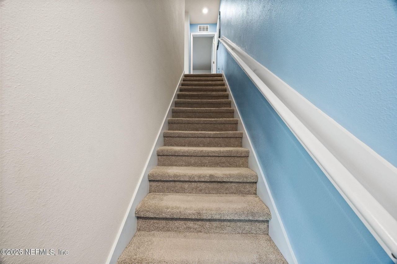 35 Ember St - Photo 6 of 11