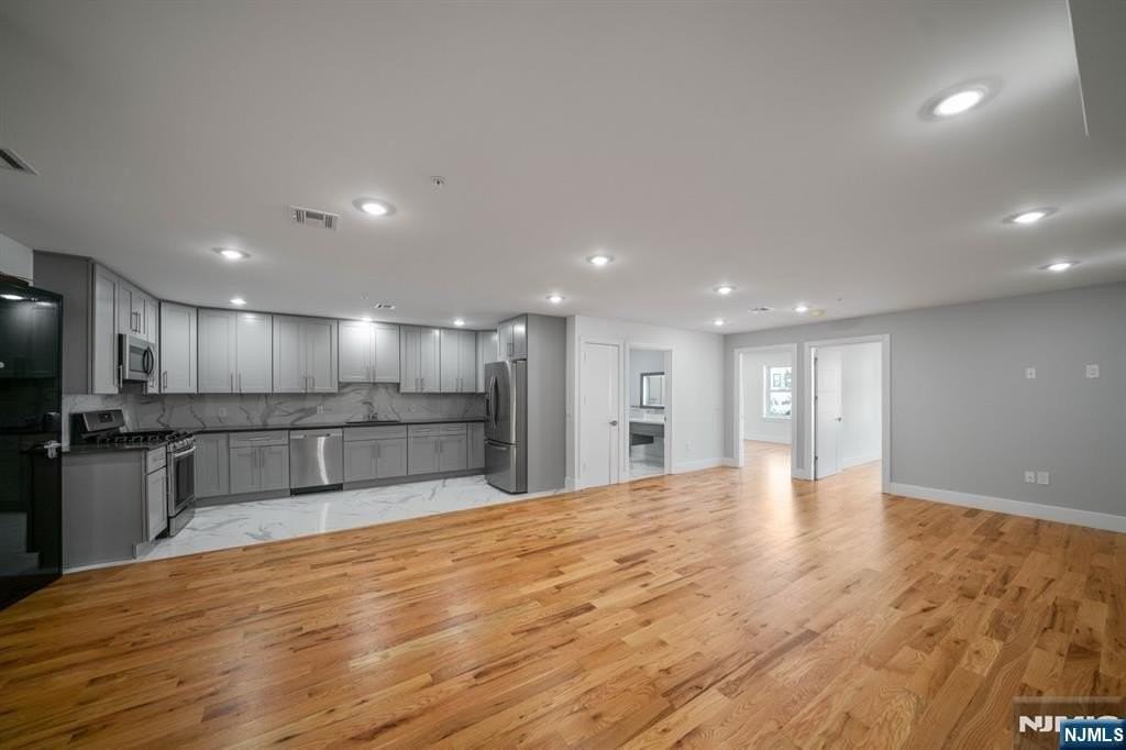859 Main St - Photo 2 of 6