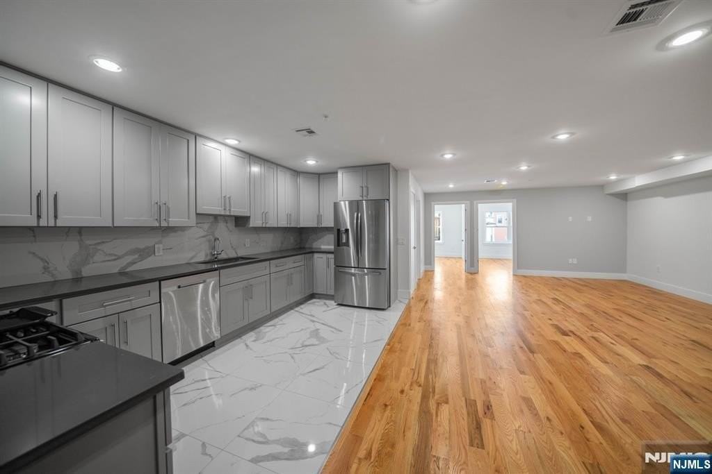 859 Main St - Photo 3 of 6