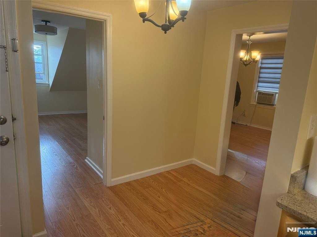408 Summer Ave - Photo 4 of 10