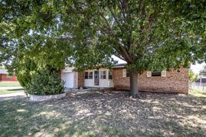 featured image of 4802 Se Avalon Ave #1