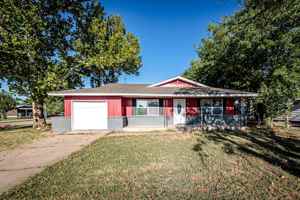 featured image of 3015 Ne Pioneer Blvd #1