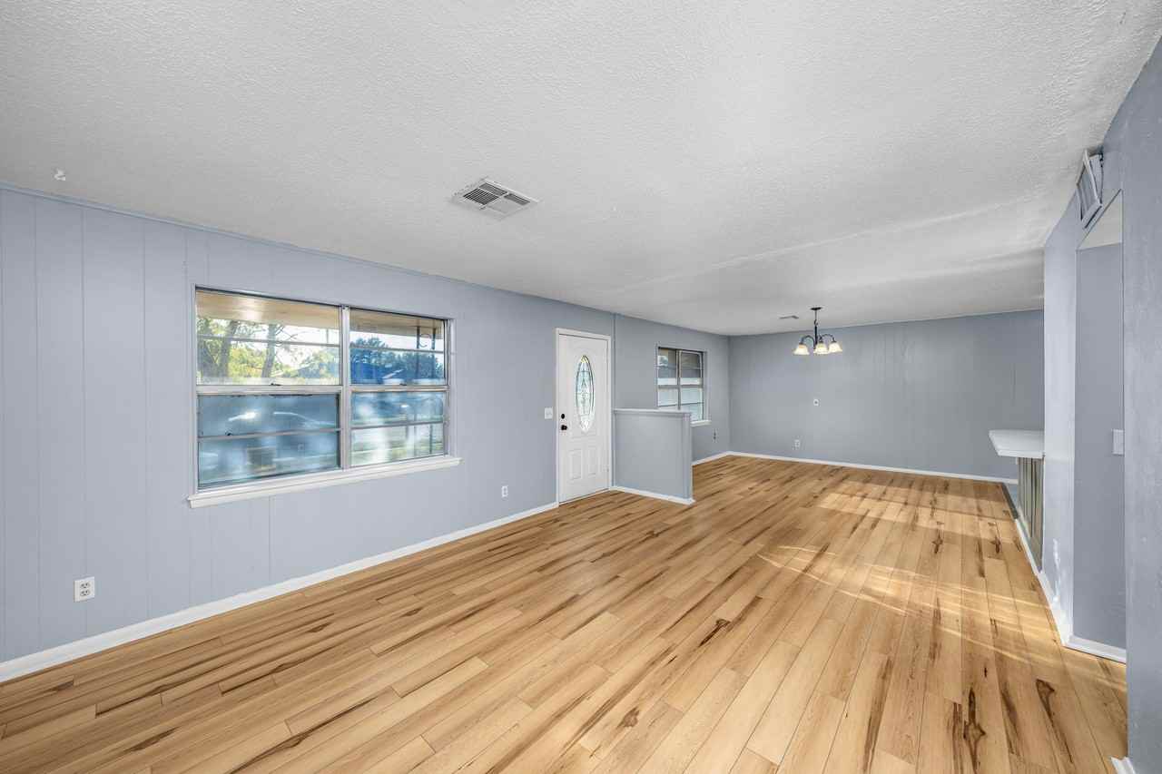 3015 Ne Pioneer Blvd #1 - Photo 6 of 22