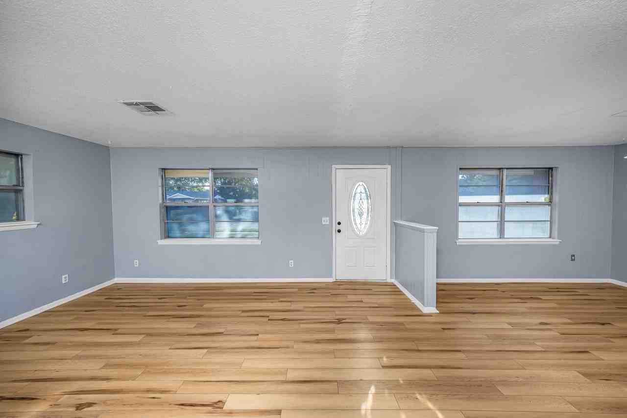 3015 Ne Pioneer Blvd #1 - Photo 7 of 22