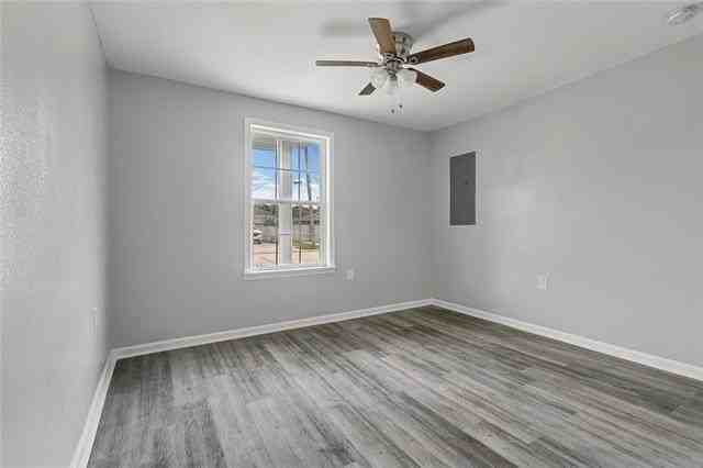 6009 Debore Dr - Photo 7 of 17