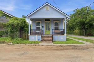 featured image of 9134 Peach St
