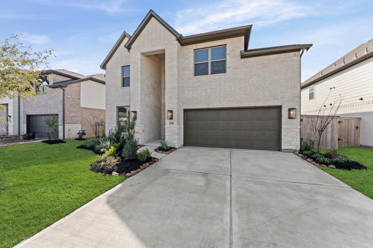 1159 Beals Creek St - Photo 2 of 33