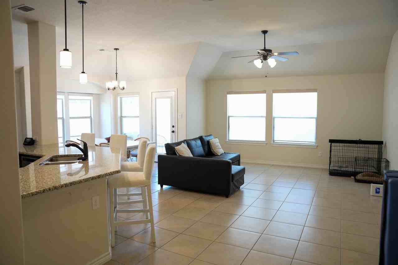 4112 Sweet Clover Ln - Photo 4 of 18