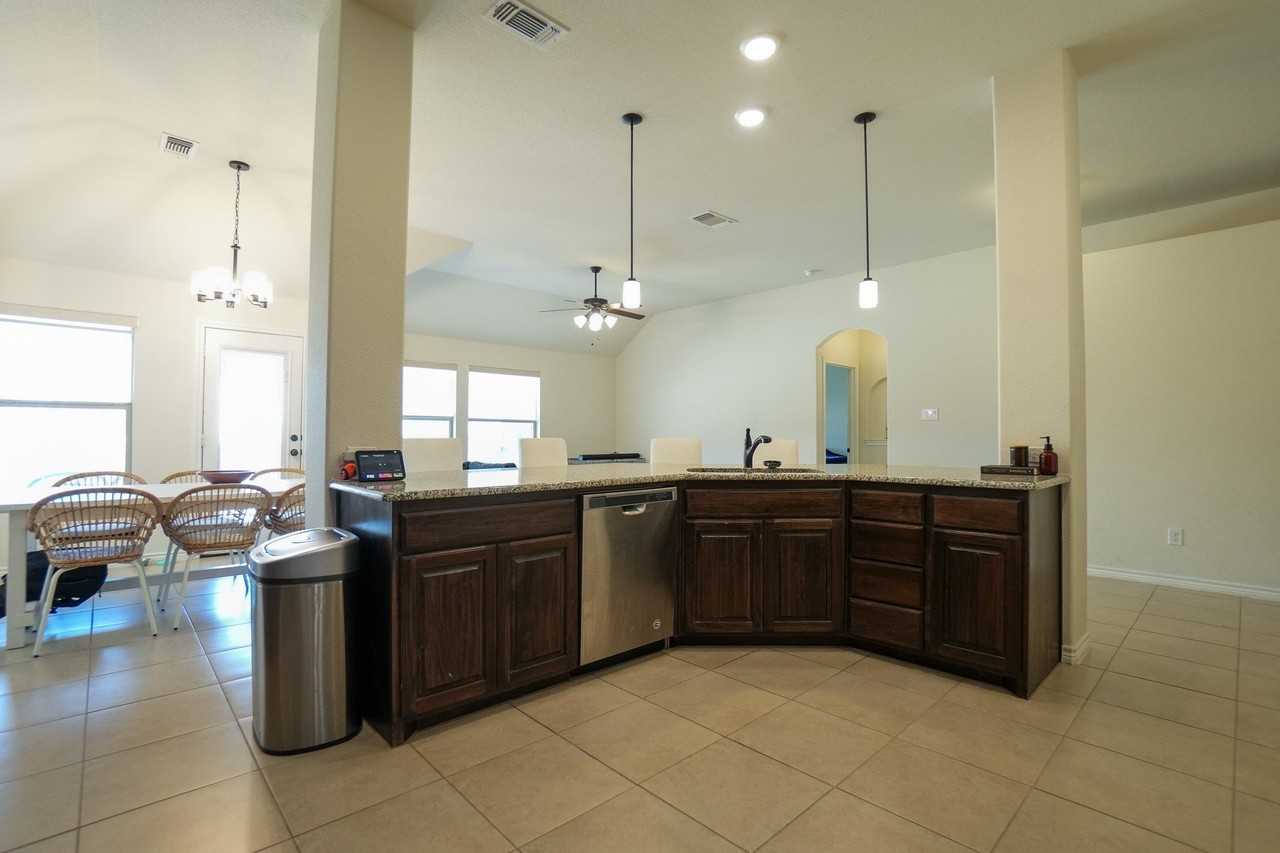 4112 Sweet Clover Ln - Photo 6 of 18
