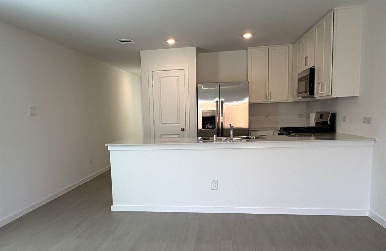 2557 Guineas Ln - Photo 3 of 20
