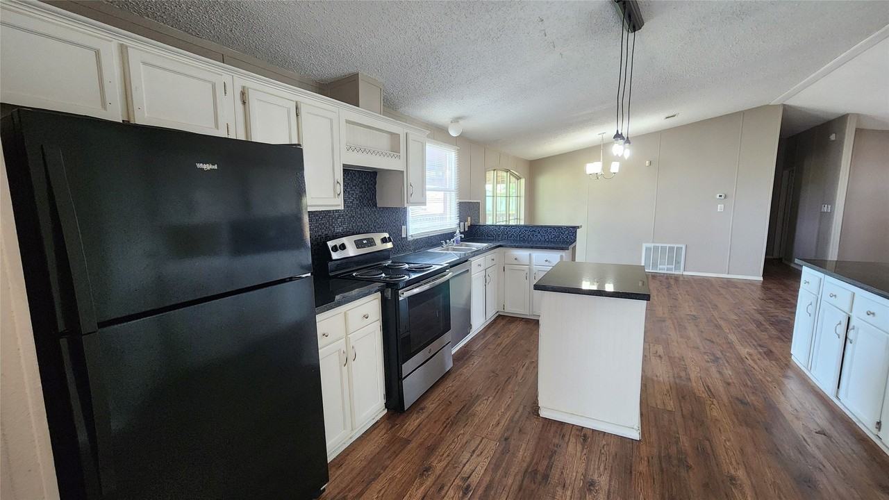 19928 County Road 590 - Photo 5 of 11