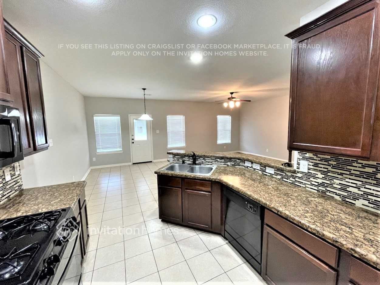 10118 Black Birch Ln - Photo 5 of 16