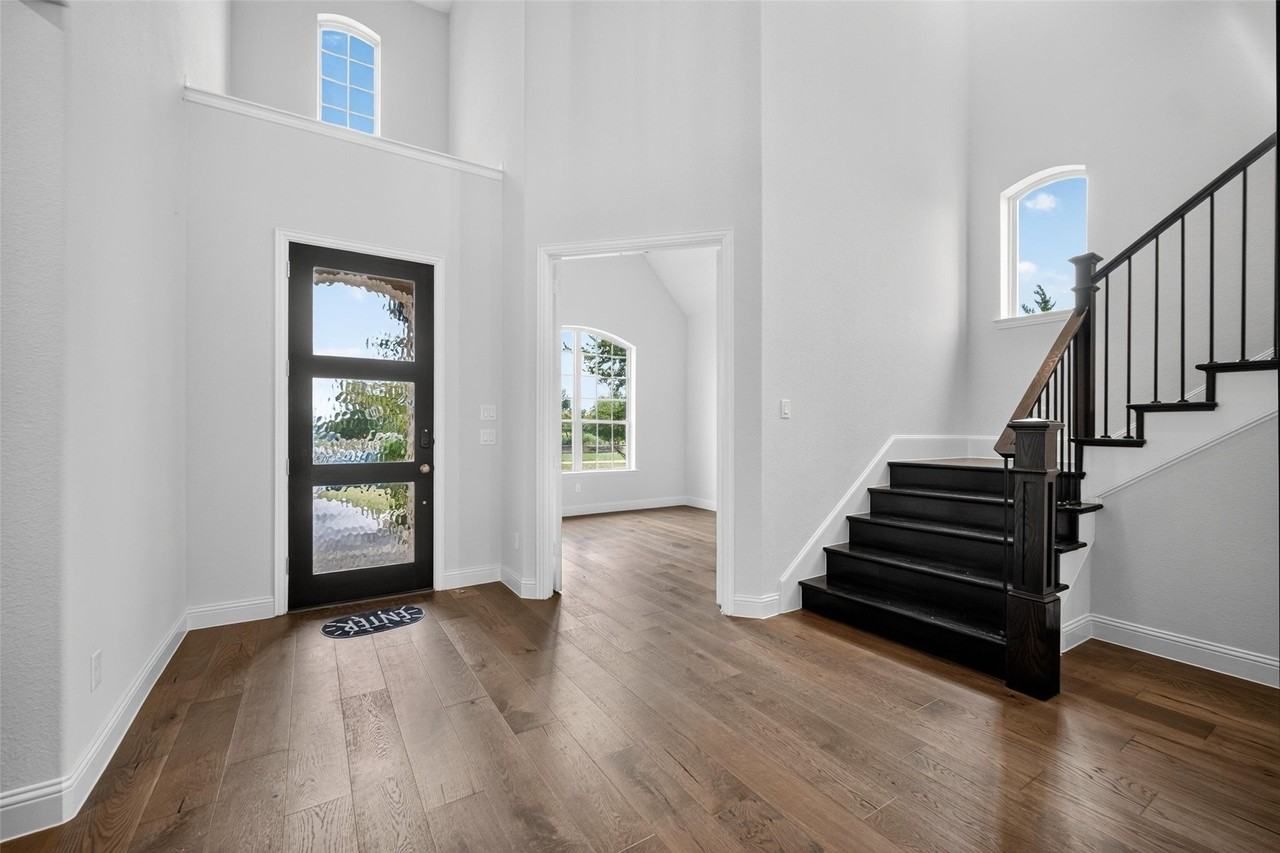 1316 Limestone Ridge Rd - Photo 3 of 40