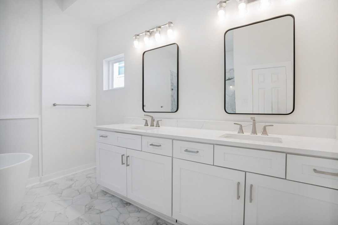 315 Lois St - Photo 3 of 12