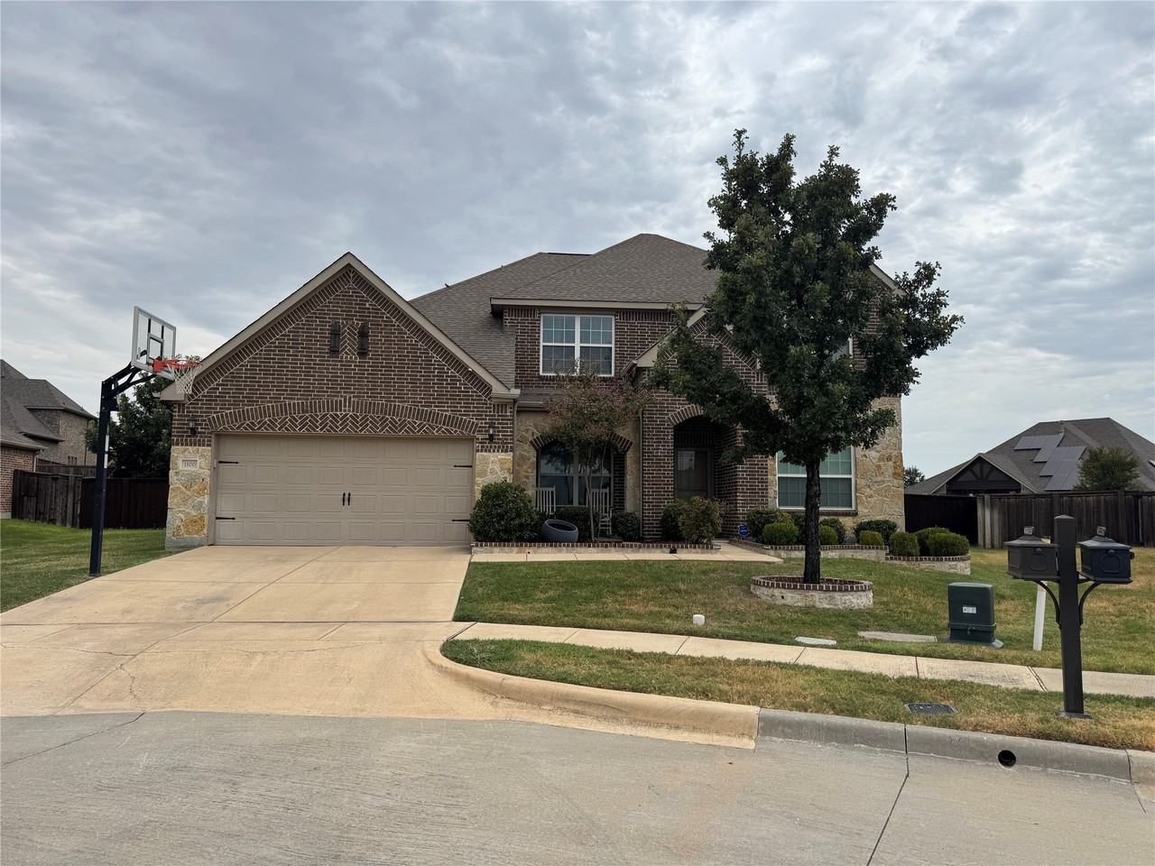 1100 Berrydale Dr - Photo 2 of 35