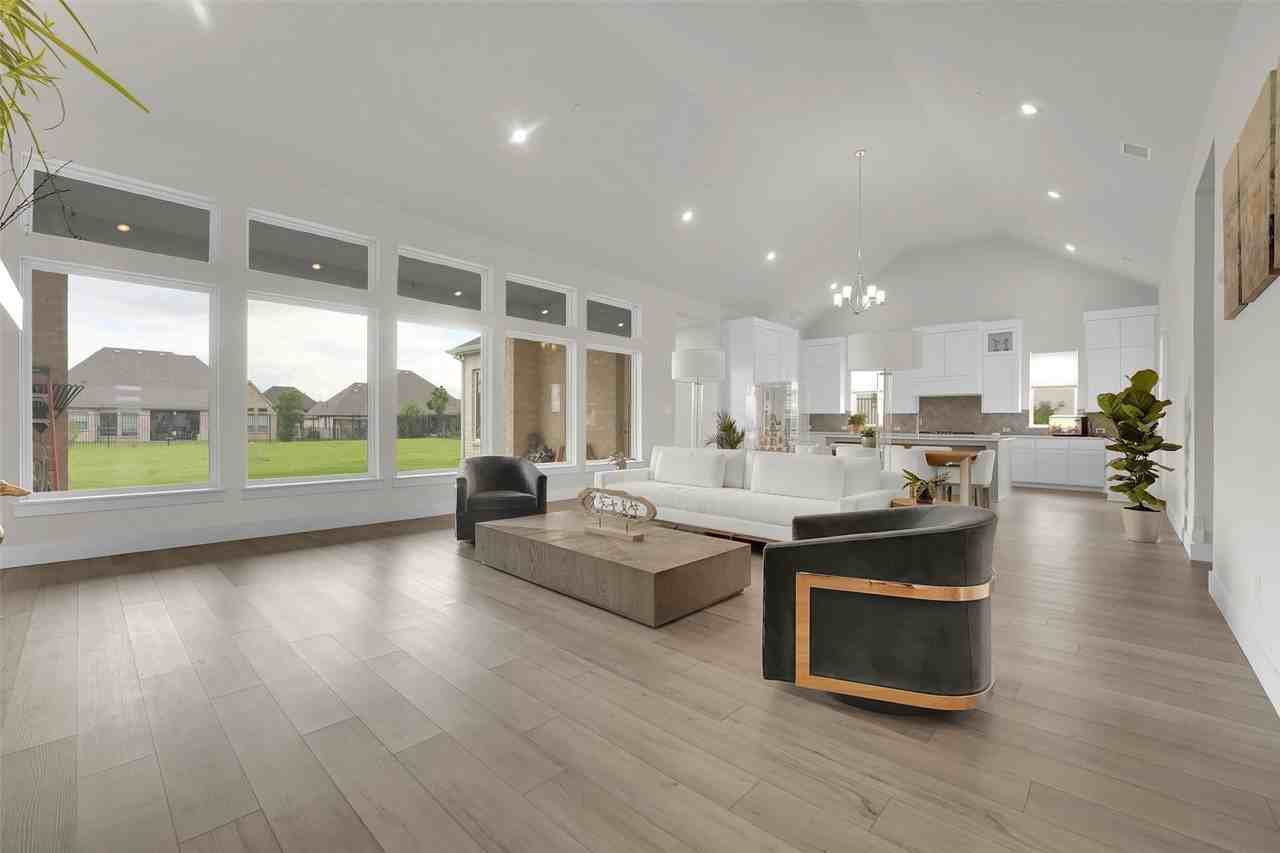 506 Lakeshore Blvd - Photo 4 of 32