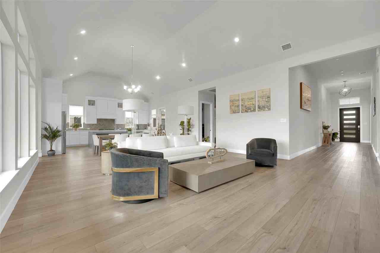 506 Lakeshore Blvd - Photo 5 of 32