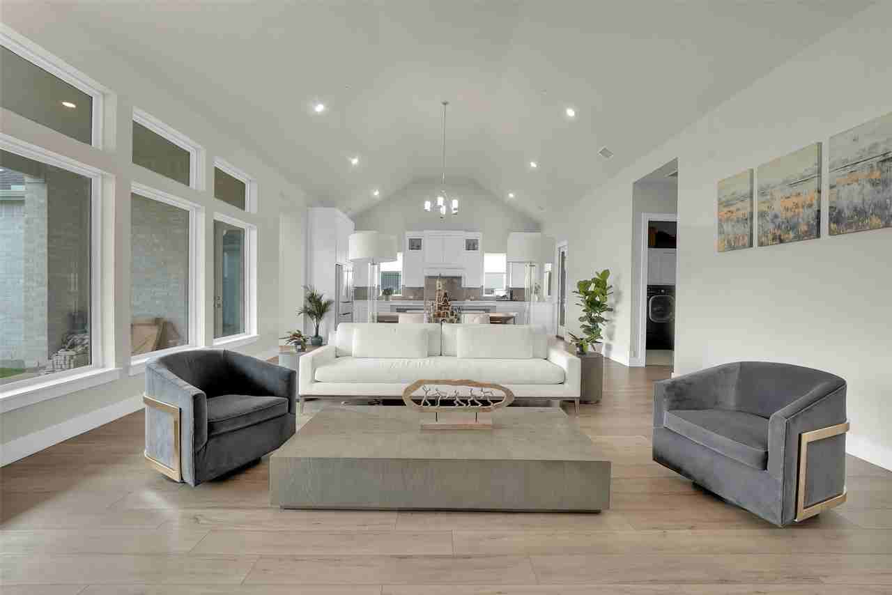 506 Lakeshore Blvd - Photo 6 of 32