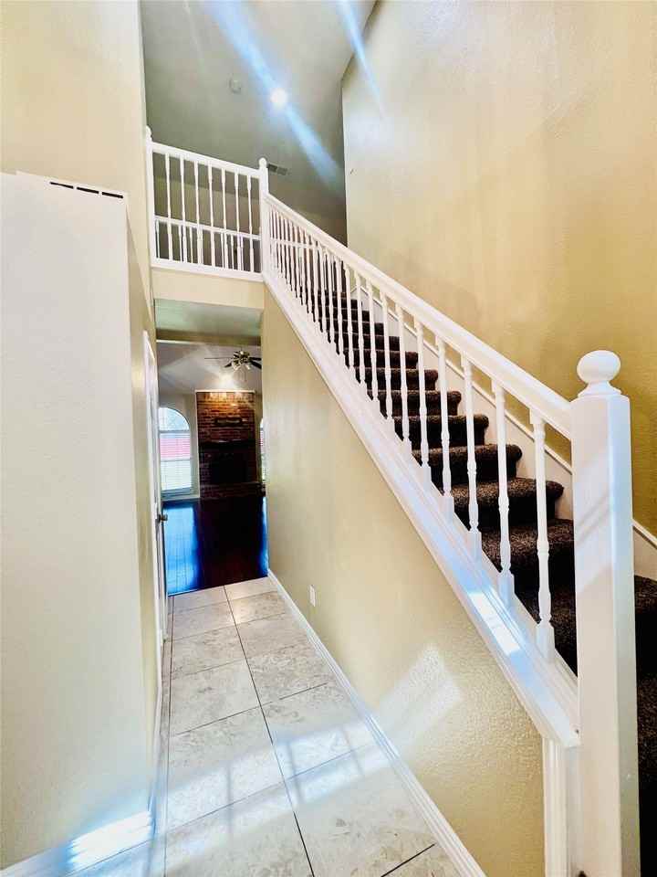 1206 Mill Spring Dr - Photo 3 of 37