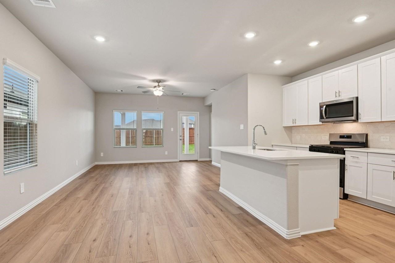 3704 Deer Dr - Photo 5 of 32