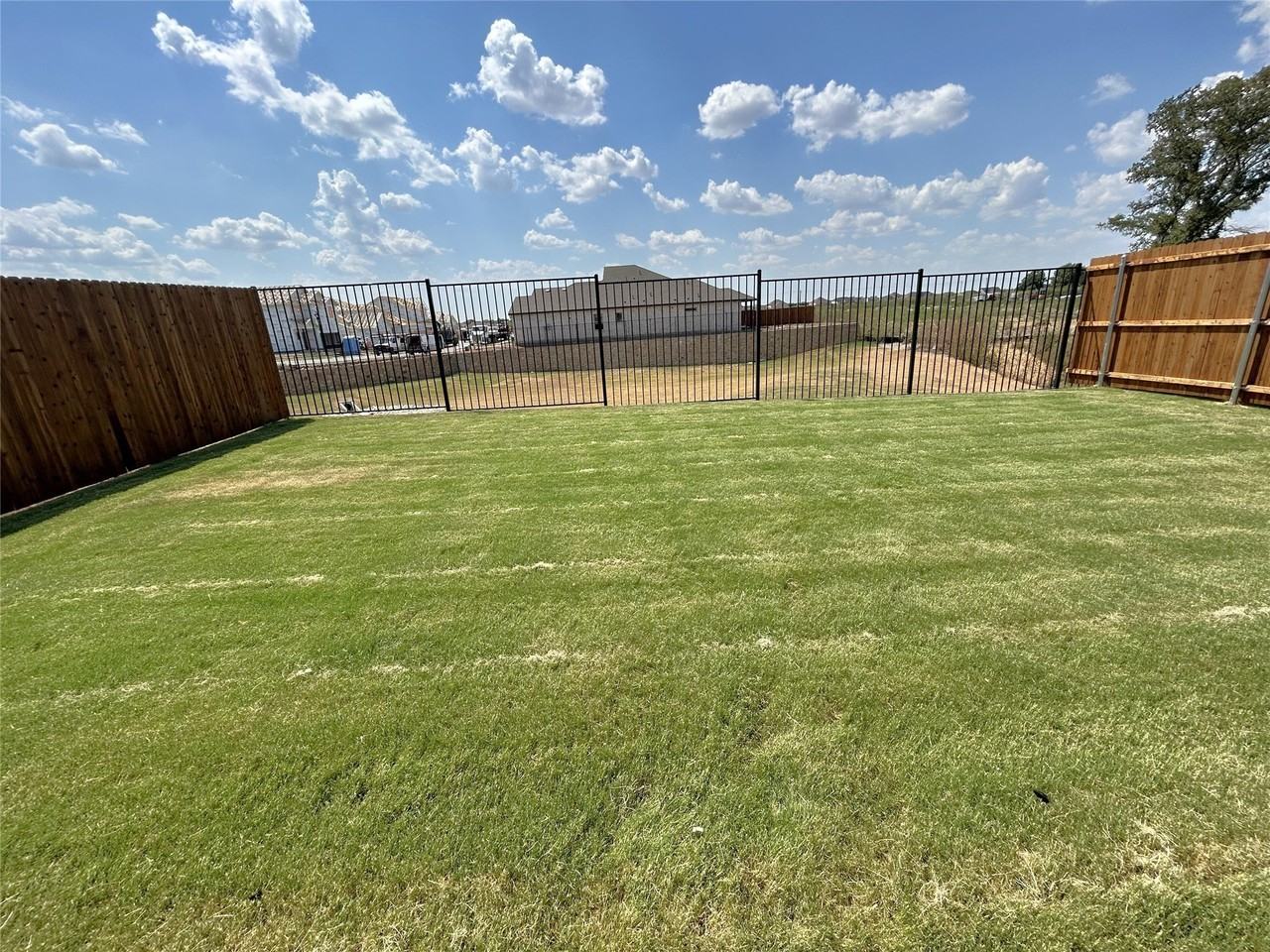 3704 Deer Dr - Photo 6 of 32