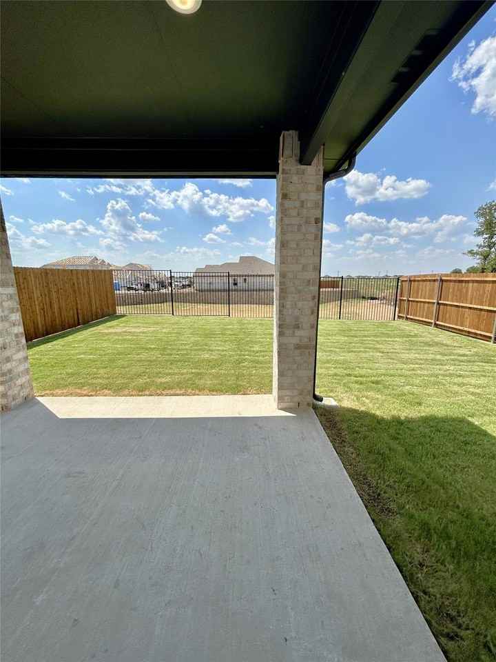 3704 Deer Dr - Photo 7 of 32