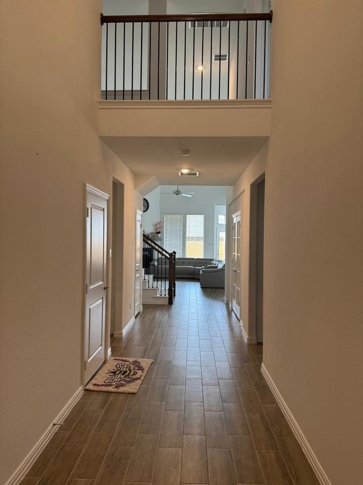 724 Morwenna Rd - Photo 3 of 24