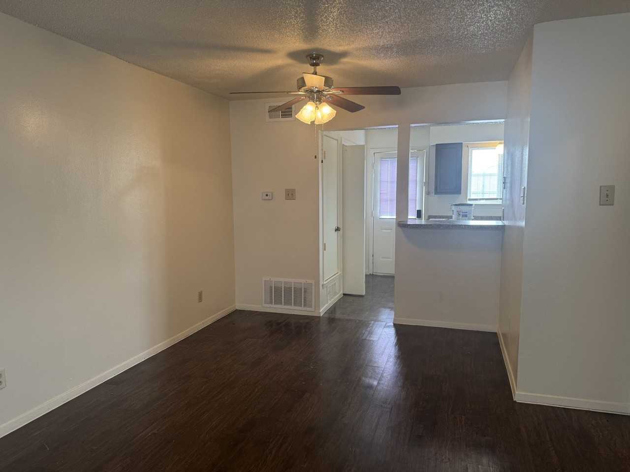 2802 Wimbledon Ct #D - Photo 4 of 13