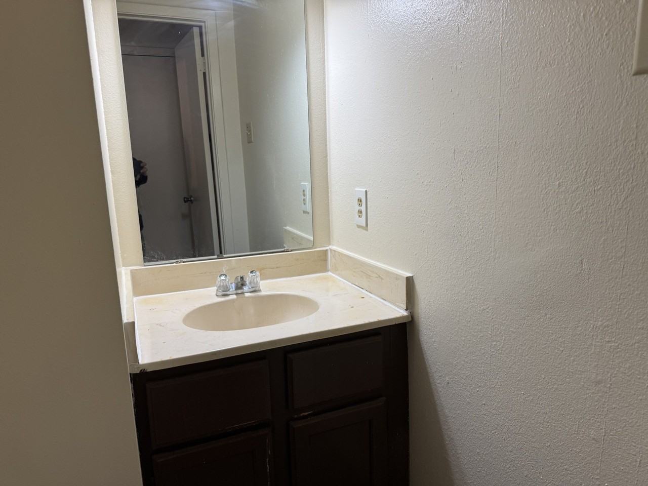 2802 Wimbledon Ct #D - Photo 6 of 13