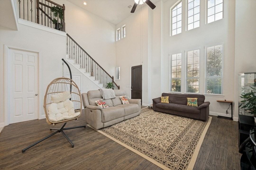 3812 Cliffstone Way - Photo 2 of 12